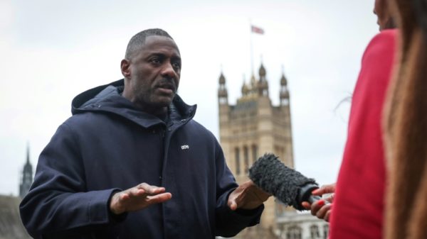 Actor Idris Elba wants a ban on machetes and other knives
