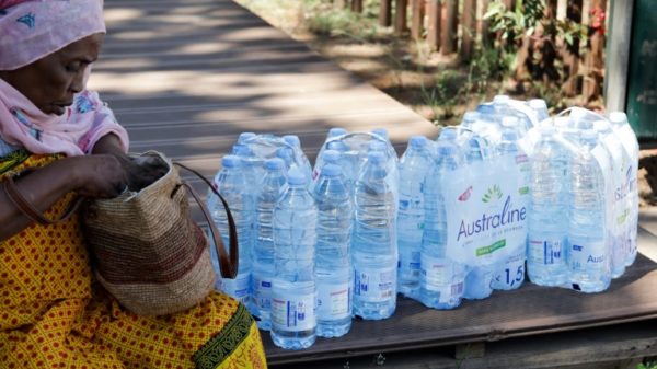 Bottled water will be delivered to all of Mayotte