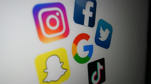 America's top health official said there is growing evidence that social media use is associated with harm to young people's mental health